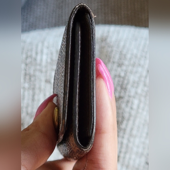 Authentic Louis Vuitton Damier Multicles 4 Ring Key Case - Picture 3 of 13